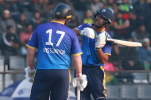 Naeem-Russington Demolish Dhaka Capitals