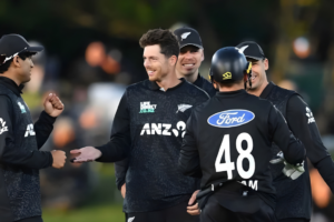 New Zealand’s Dramatic Win: Santner’s 34-Run Storm Secures Series Victory