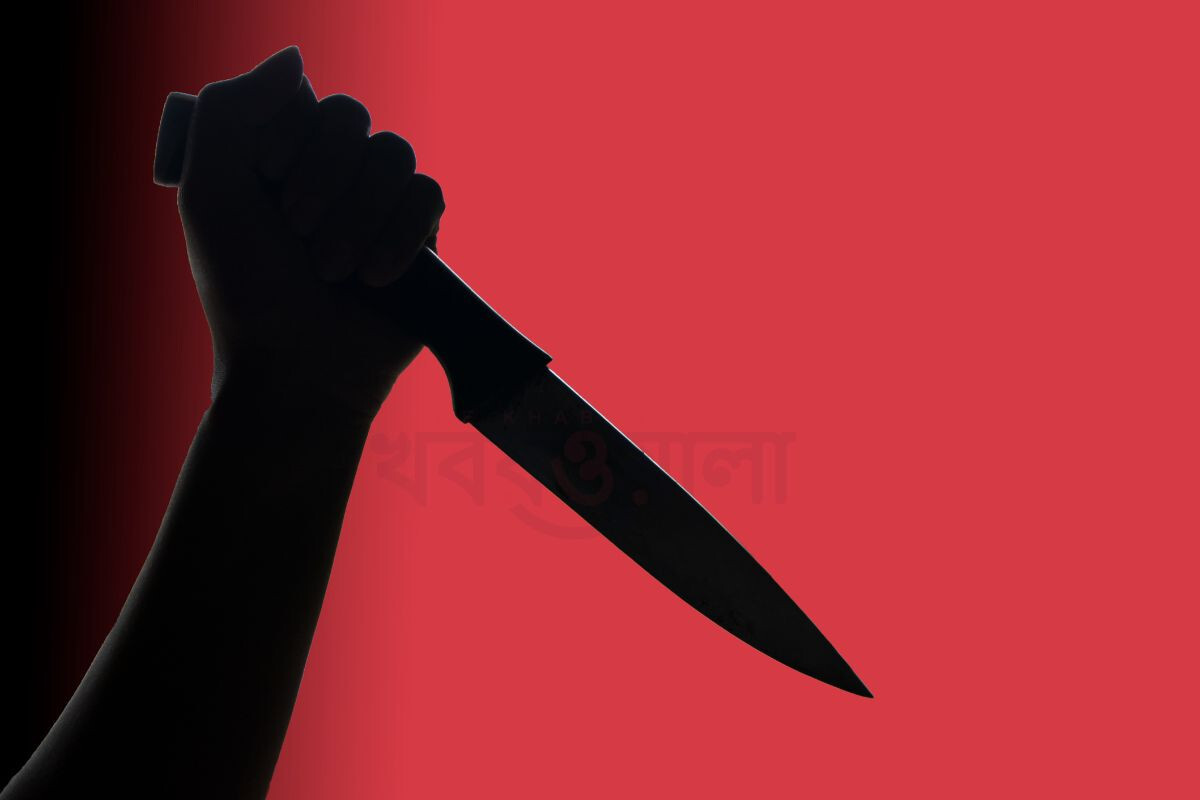 NGO worker stabbed in broad daylight, cash and jewellery looted