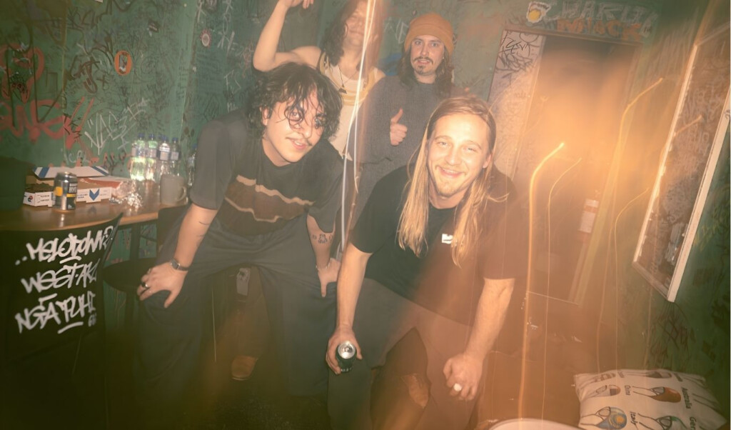 Ollie Bunnie Releases Debut Single ‘Show Me Rivers’ 3 ollie bunnie releases debut single show me rivers Ollie Bunnie Releases Debut Single ‘Show Me Rivers’