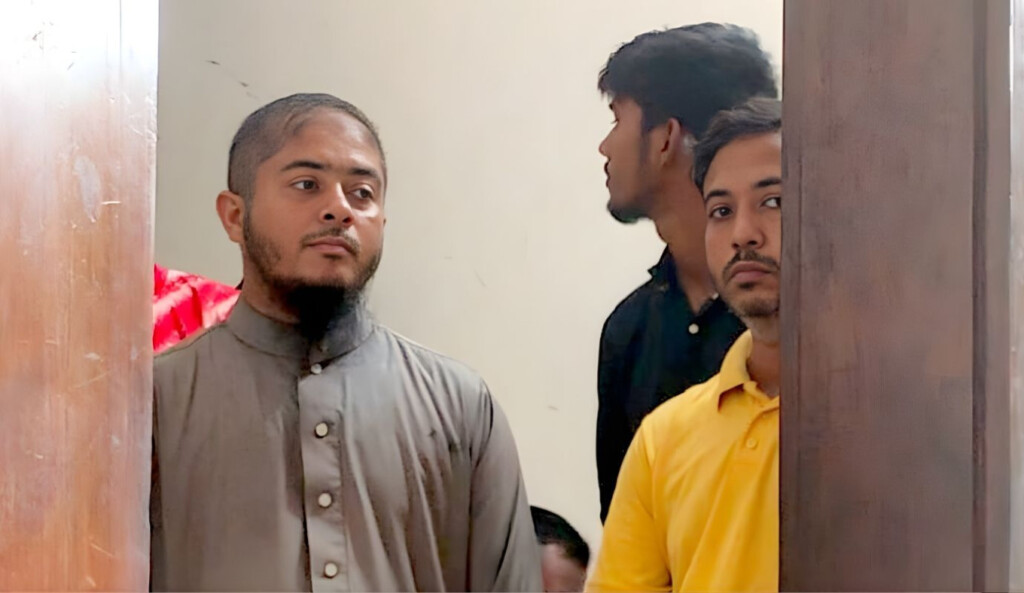 on august 5 we hanged a policeman well hang you next two youths threaten traffic sergeant in uttara On August 5 We Hanged a Policeman We’ll Hang You Next: Two Youths Threaten Traffic Sergeant in Uttara