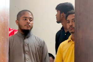 On August 5 We Hanged a Policeman We’ll Hang You Next: Two Youths Threaten Traffic Sergeant in Uttara