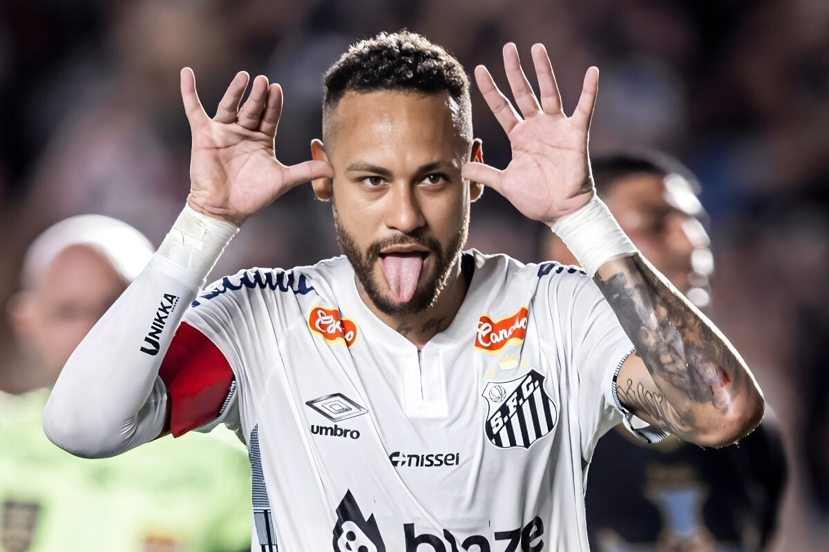 Overcoming injury, coach impressed by Neymar’s outstanding form