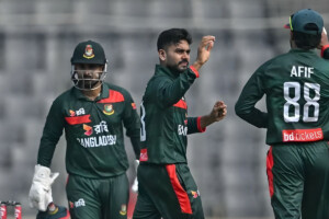 Pakistan Stumbles as Bangladesh Claims Three Wickets