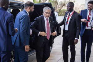 Pakistan’s Foreign Minister Arrives in Dhaka