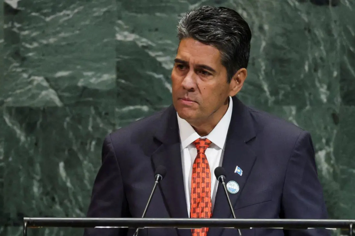 Palau President Conducts ‘World First’ Underwater Interview