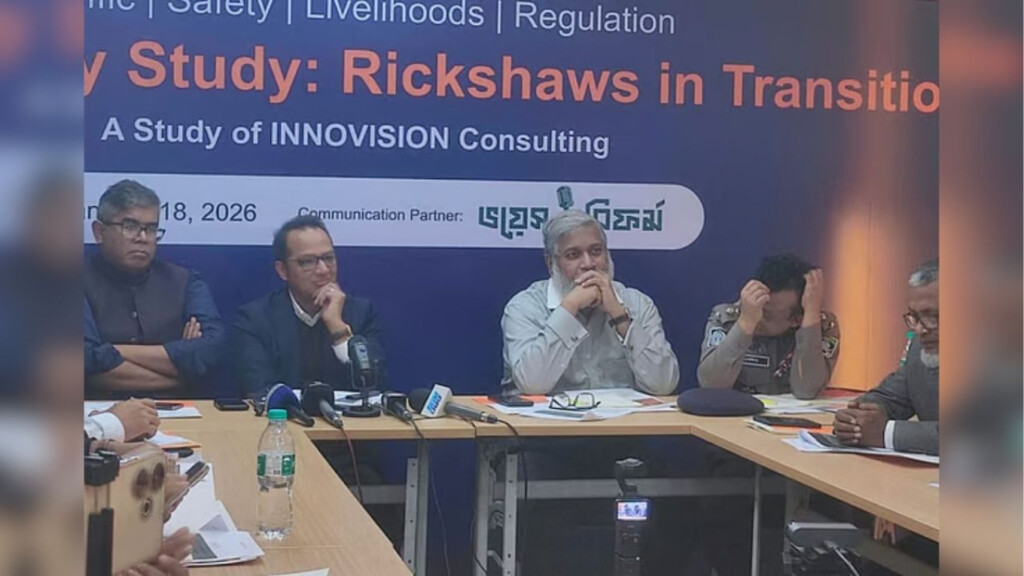 Passengers Favour Strict Regulation of Battery-Powered Rickshaws 2 passengers favour strict regulation of battery powered rickshaws Passengers Favour Strict Regulation of Battery-Powered Rickshaws