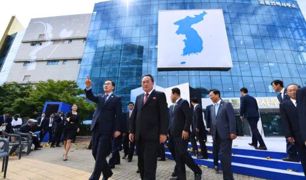 pentagon chief visits korean border for first time in eight years Pentagon Chief Visits Korean Border for First Time in Eight Years