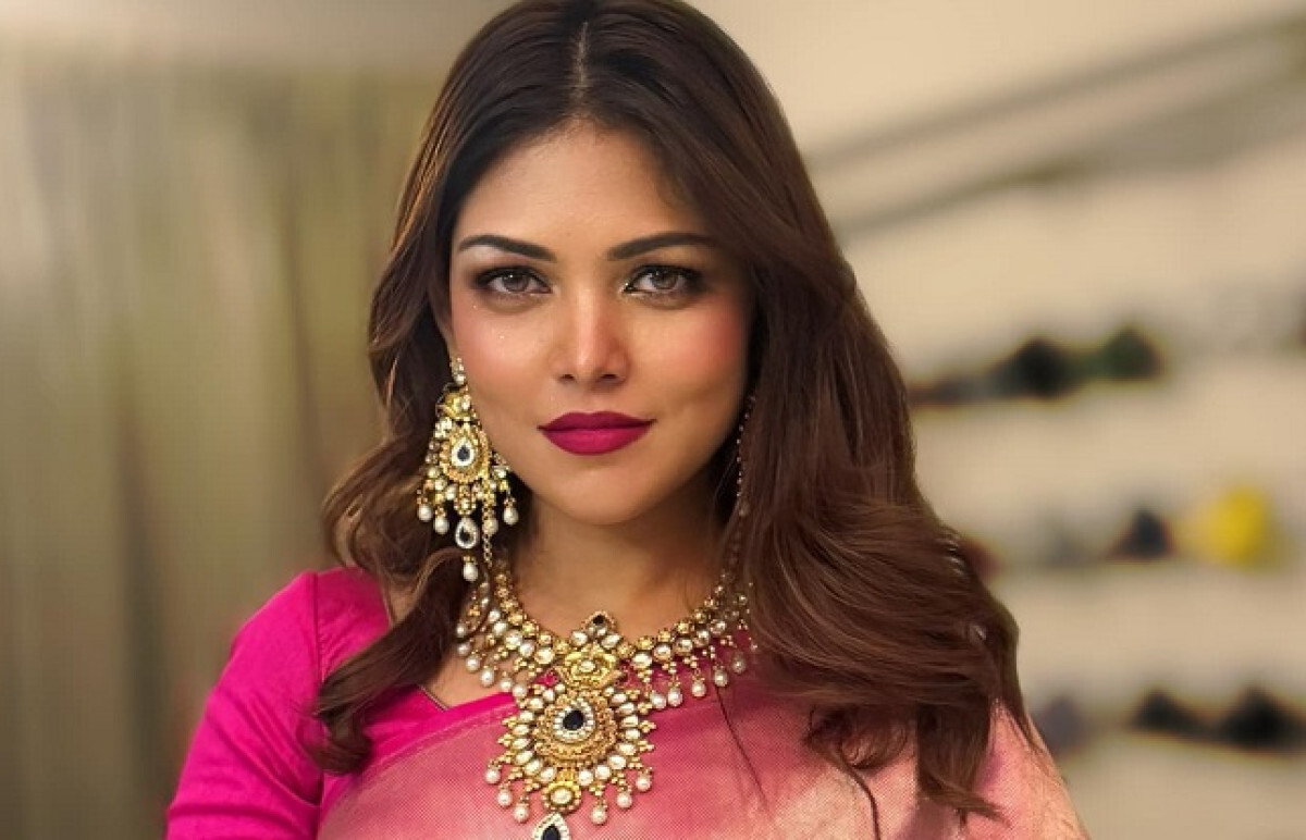 Pia Jannatul Outs Creepy Inbox Message, Shares Gulshan Police Number