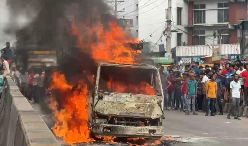 pickup set ablaze in ashulia Pickup Set Ablaze in Ashulia