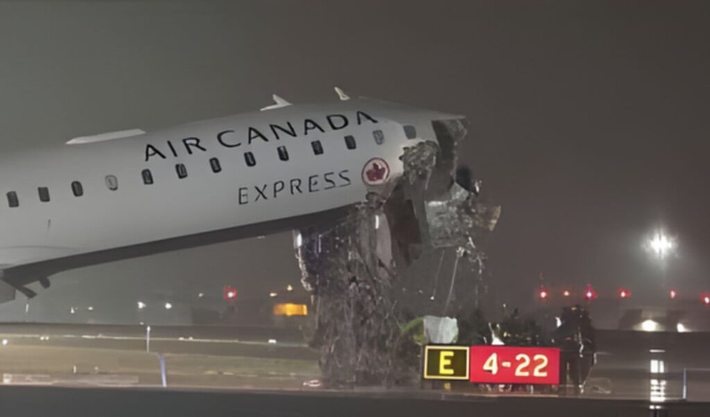 plane collides with fire truck at laguardia airport Plane Collides with Fire Truck at LaGuardia Airport