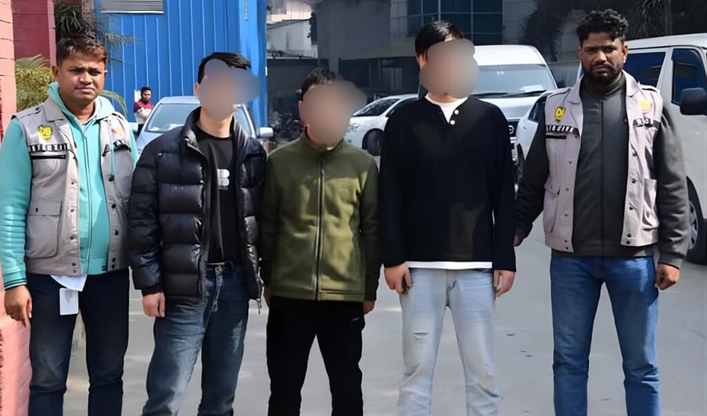 police discover fake iphone factory in dhaka china citizens arrested Police Discover Fake iPhone Factory in Dhaka, China Citizens Arrested