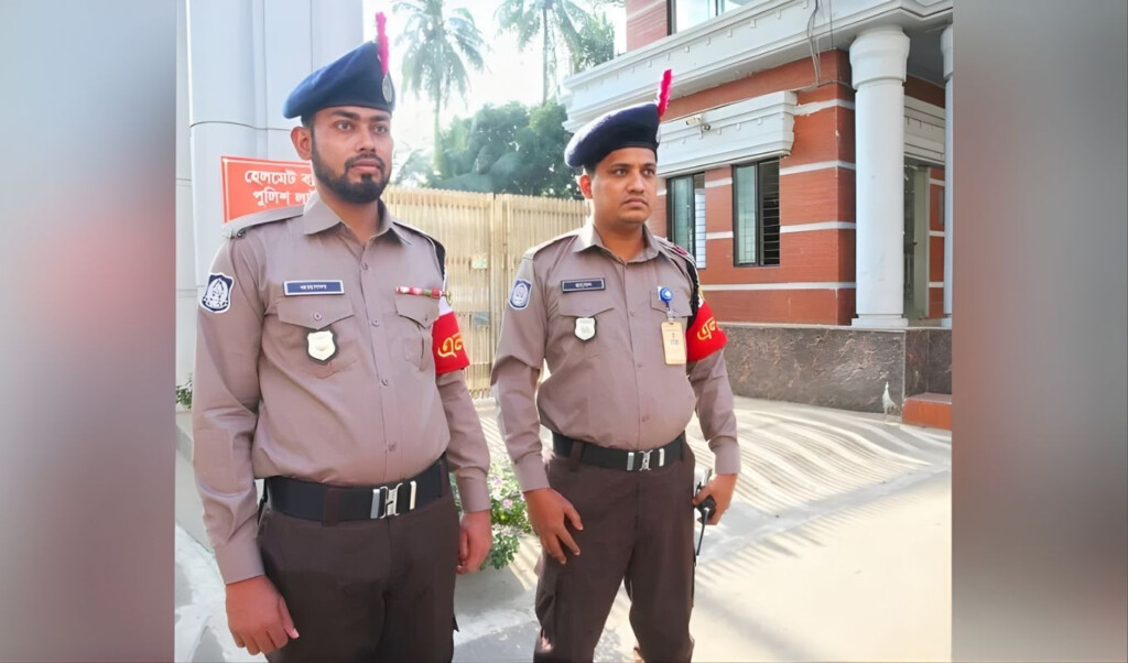 police seek return to traditional uniforms Police Seek Return to Traditional Uniforms