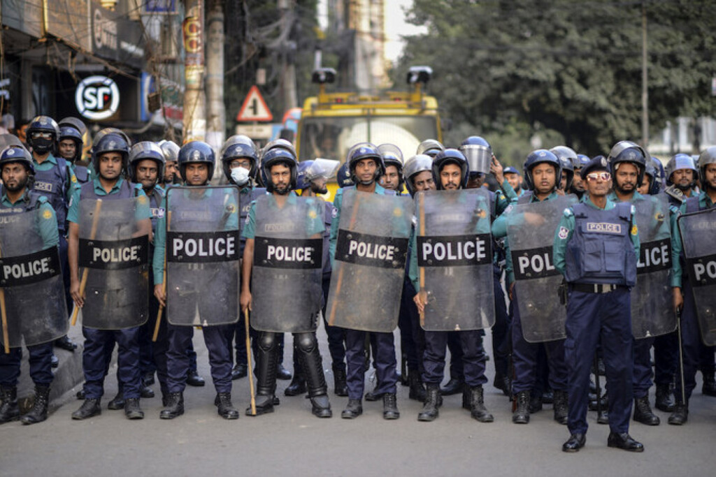 police vigilance in response to unexpected attack Police vigilance in response to unexpected attack
