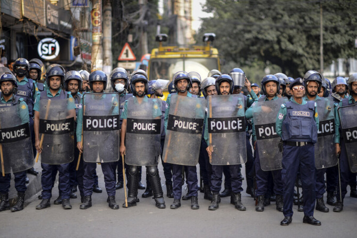 Police vigilance in response to unexpected attack