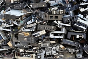 Poor Management Wastes BDT 5,500 Crore In E-Waste
