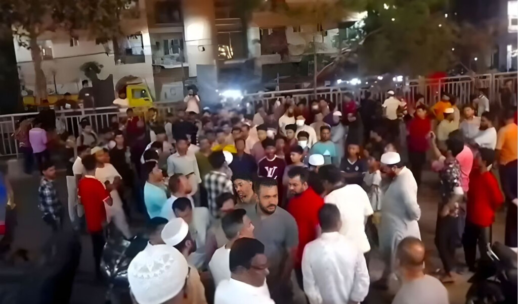 protesters besiege adabor police station Protesters Besiege Adabor Police Station