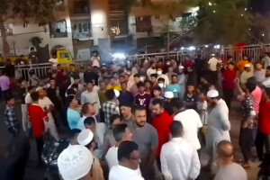 Protesters Besiege Adabor Police Station