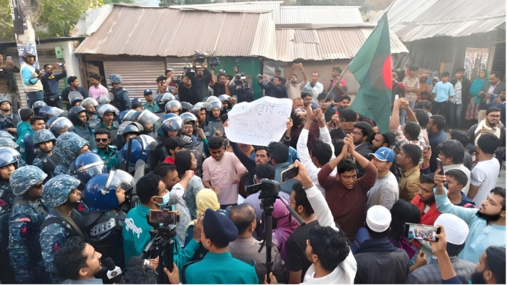 protesters breach barricades outside indian assistant high commission Protesters Breach Barricades Outside Indian Assistant High Commission