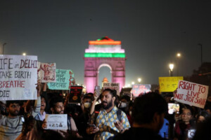 Protesters detained in New Delhi over anti-pollution demonstration