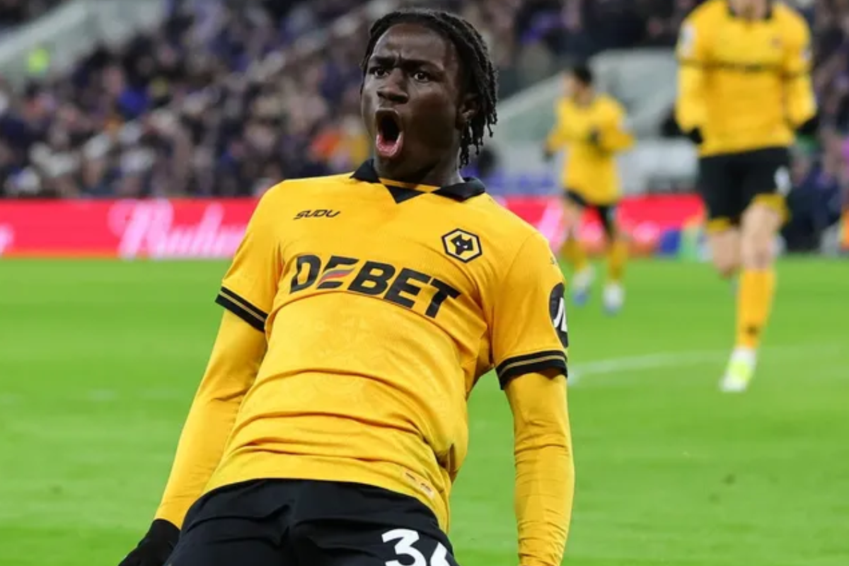 PSG Joins Race for Premier League Star