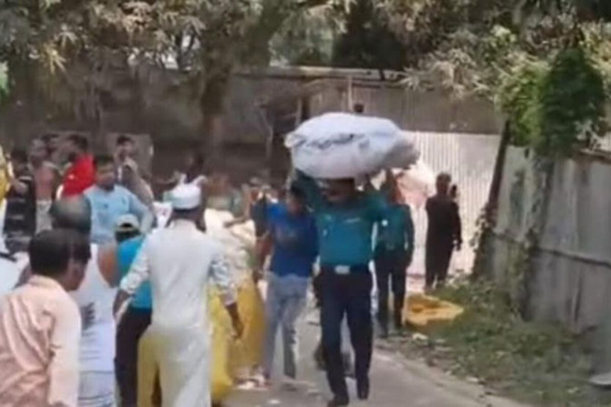 Pubail OC Sets Example by Carrying Sacks through Fire