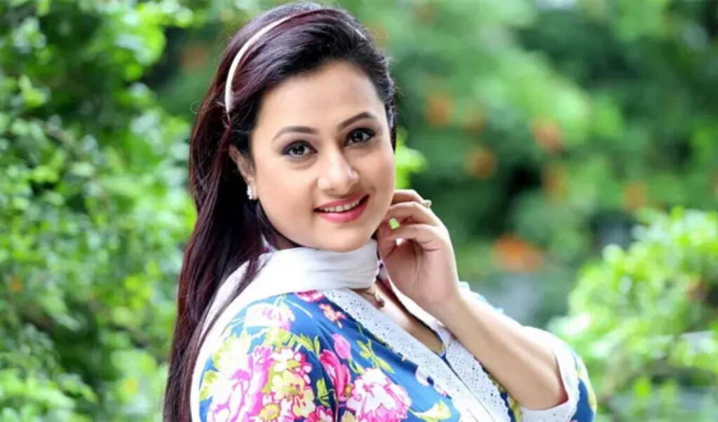 purnima charms fans with airport humour Purnima Charms Fans with Airport Humour