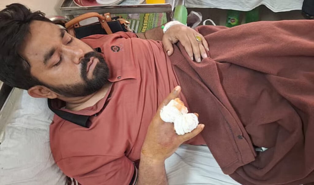 rajshahi 5 rebel supporter assaulted amid election violence Rajshahi-5: Rebel Supporter Assaulted Amid Election Violence