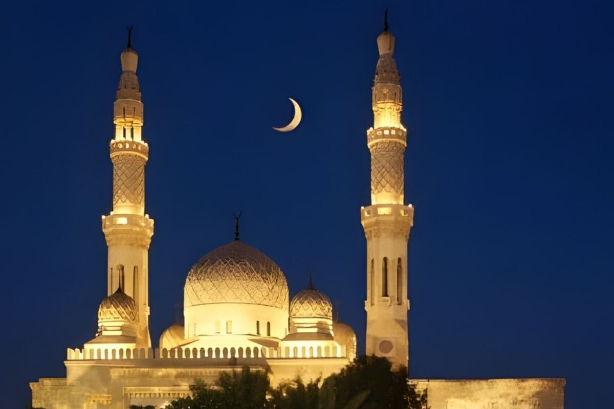 “Ramadan in the UAE: Announcement of Reduced Working Hours”