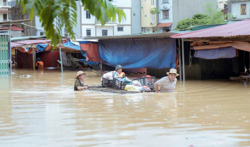 Record Flooding Hits Vietnamese City; Eight Dead in Northern Regions 1 record flooding hits vietnamese city eight dead in northern regions Record Flooding Hits Vietnamese City; Eight Dead in Northern Regions