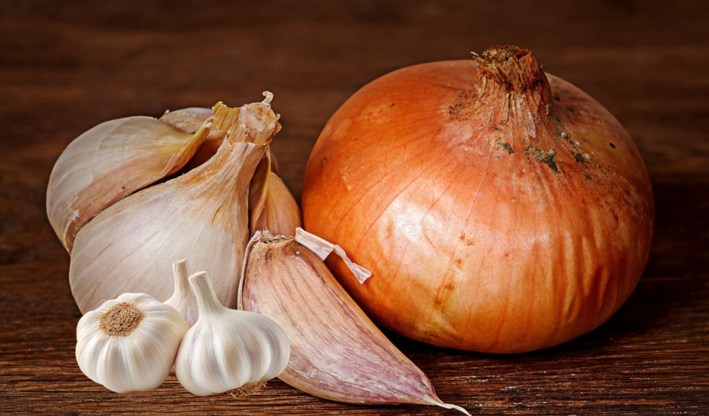 regular consumption of onion and garlic may reduce cancer risk Regular Consumption of Onion and Garlic May Reduce Cancer Risk