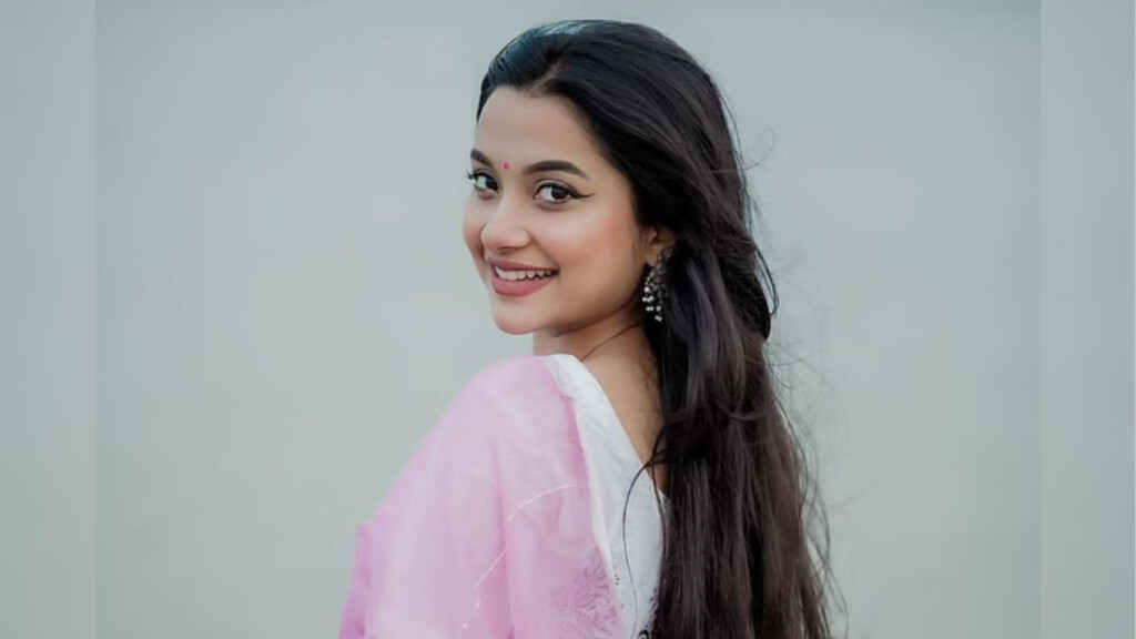 rising star paru from viral model to screen sensation Rising Star Paru: From Viral Model to Screen Sensation