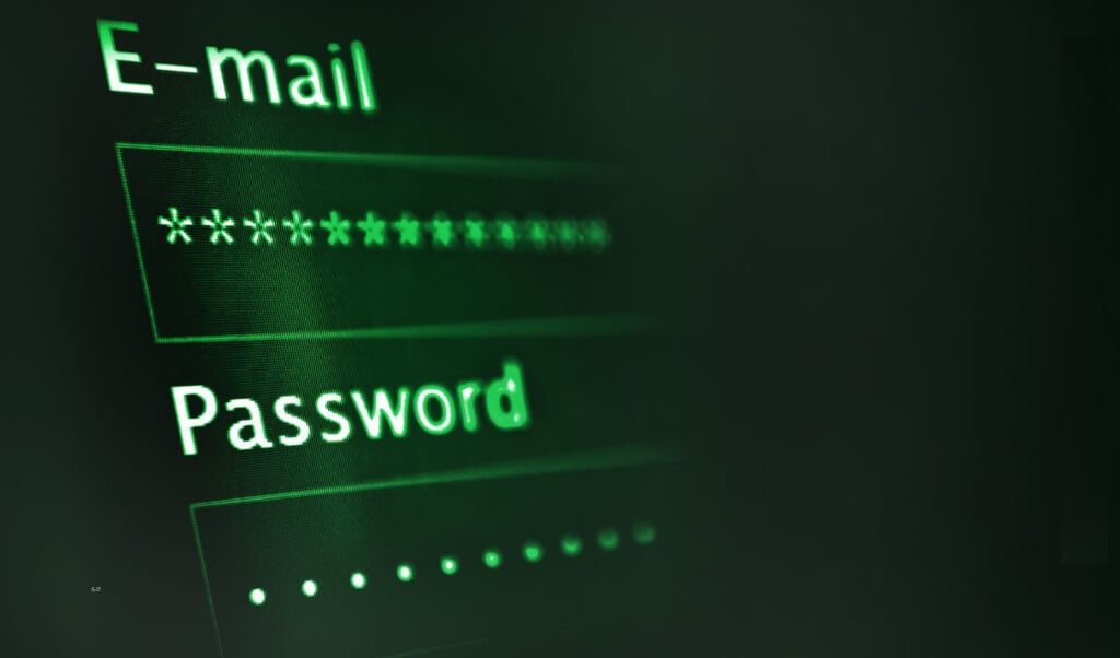 risks of using the same password everywhere Risks of Using the Same Password Everywhere