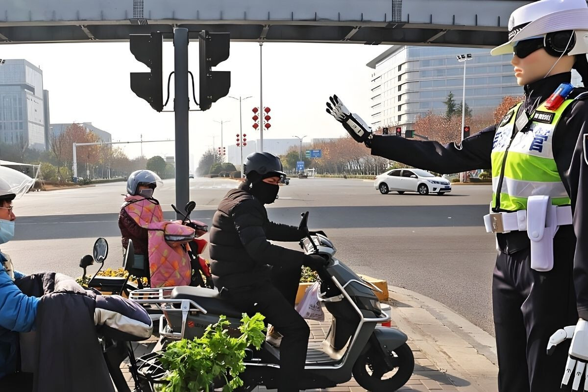 “Robot Traffic Police Deployed in China”
