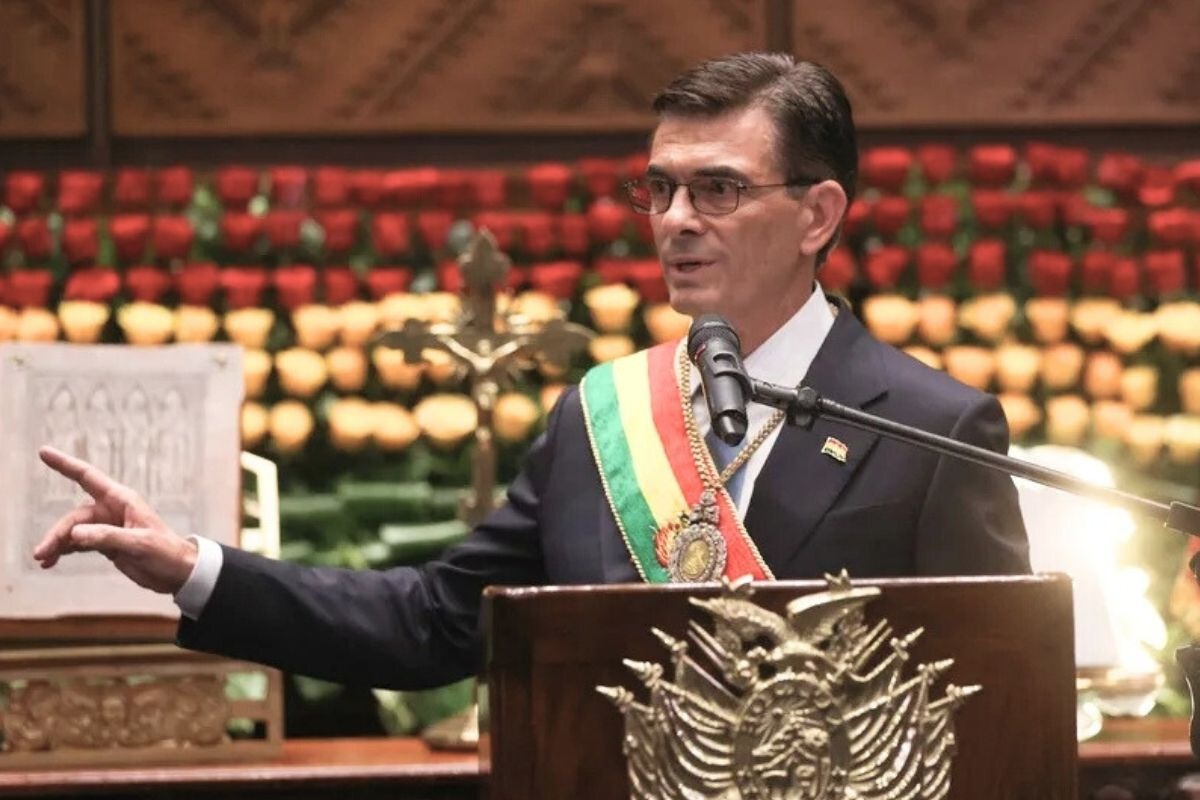 Rodrigo Paz Takes Helm in Bolivia Amid Deep Economic Crisis