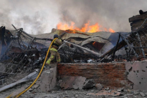 Russian Strikes Kill Six and Cut Power Across Ukraine