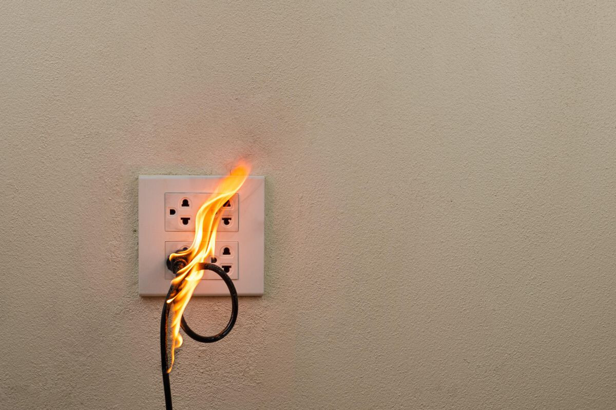 Schoolboy Dies from Electric Shock While Repairing Connection at Uncle’s House