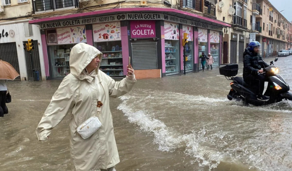 Schools Closed as Torrential Rains Batter Eastern Spain 3 schools closed as torrential rains batter eastern spain Schools Closed as Torrential Rains Batter Eastern Spain