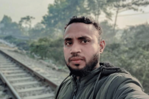 Selfie on Tracks Ends in Tragic Death