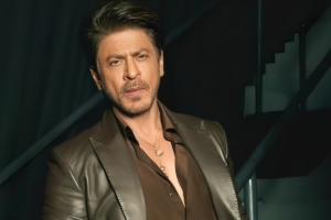 Shah Rukh Khan Suddenly Leaves Shooting in Poland to Return Home – The Reason Will Surprise You!