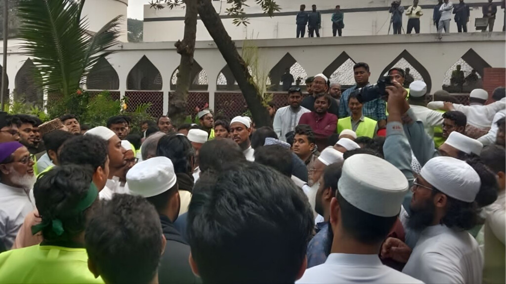 shahbagh clears as inquilab moncho demands action from officials Shahbagh Clears as Inquilab Moncho Demands Action From Officials