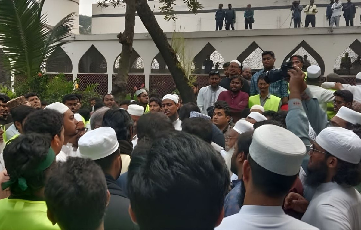 Shahbagh Clears as Inquilab Moncho Demands Action From Officials