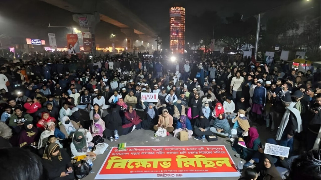 shahbagh paralysed as inquilab mancha enforces nationwide blockade Shahbagh Paralysed as Inquilab Mancha Enforces Nationwide Blockade