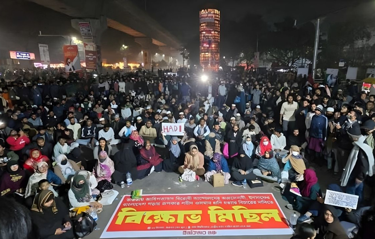 Shahbagh Paralysed as Inquilab Mancha Enforces Nationwide Blockade