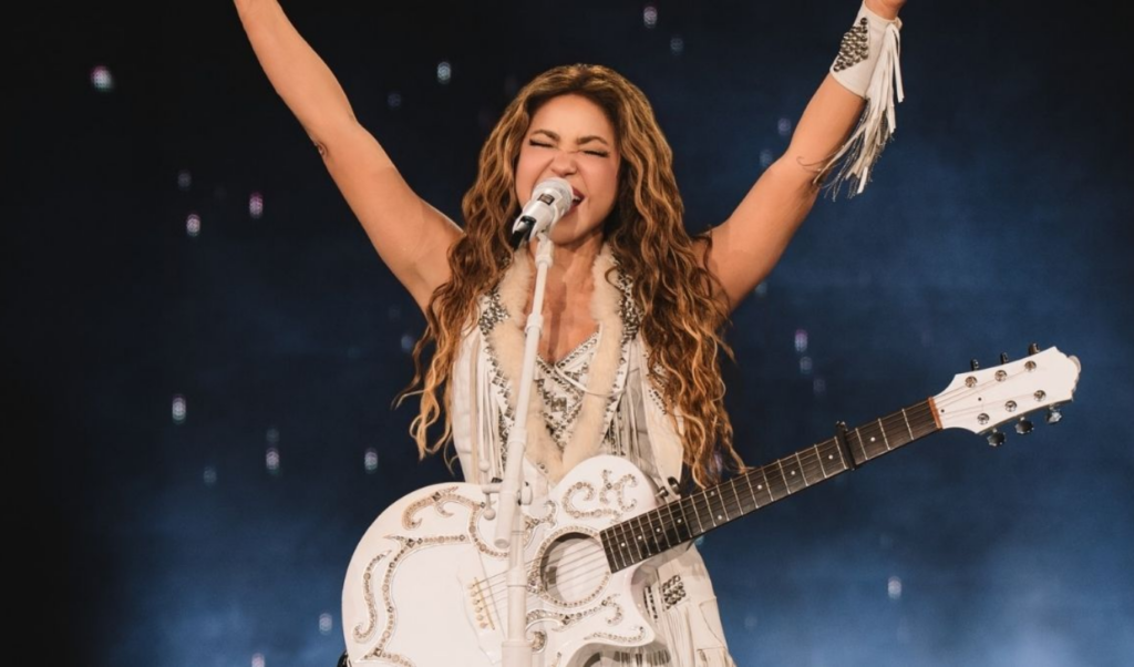 Shakira Returns for Historic Giza Pyramid Concert 3 shakira returns for historic giza pyramid concert Shakira Returns for Historic Giza Pyramid Concert