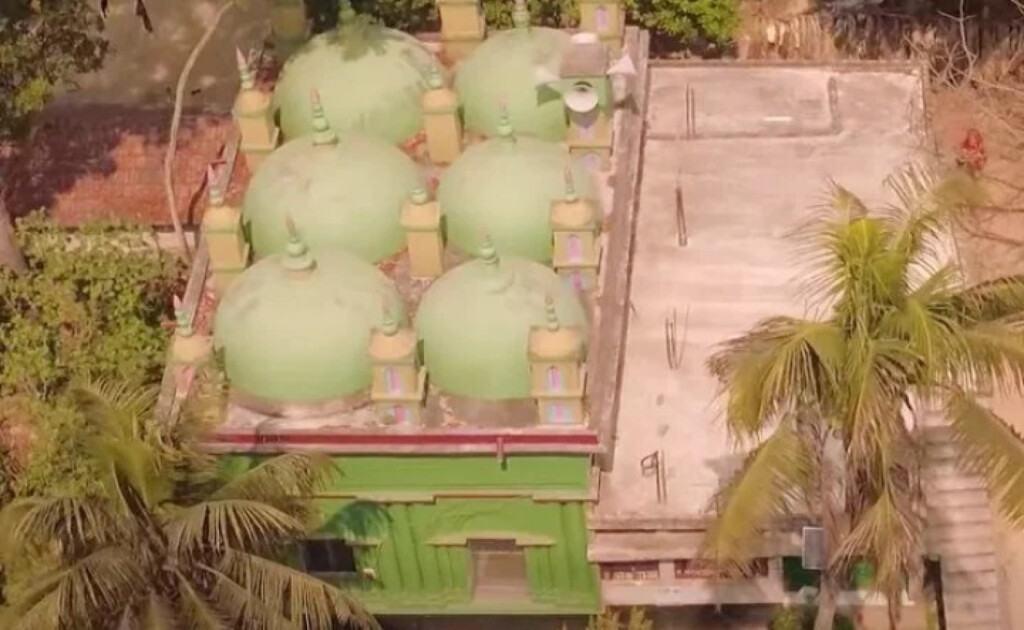 Six-Domed Mosque: A Two-Century Witness 2 six domed mosque a two century witness Six-Domed Mosque: A Two-Century Witness