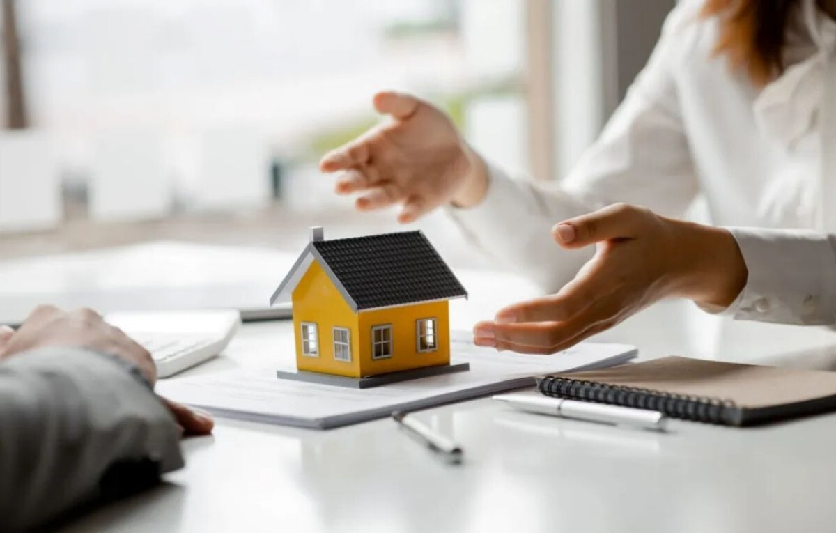 Soaring Property Prices Reshape Singapore’s Insurance Market