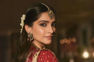 Sonam Kapoor Announces She’s Expecting Again!