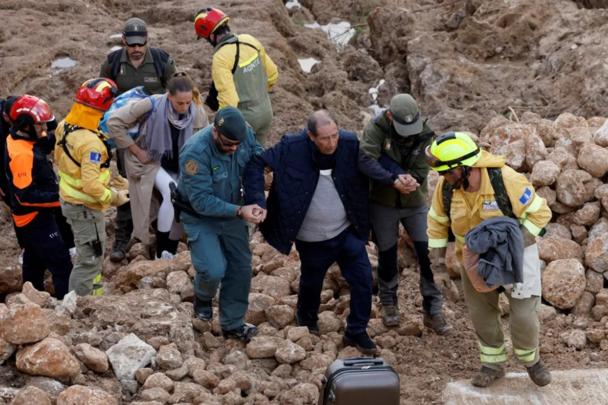Spaniards Race to Save Memories After Deadly Floods