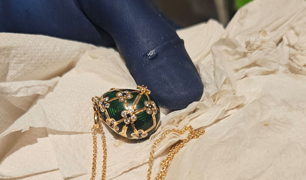 stolen faberg locket recovered intact Stolen Fabergé Locket Recovered Intact
